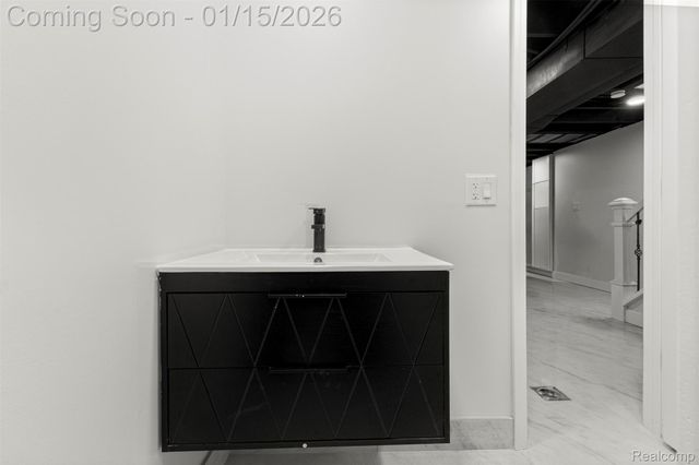 5635 Belmont Avenue, Dearborn Heights, MI 48127