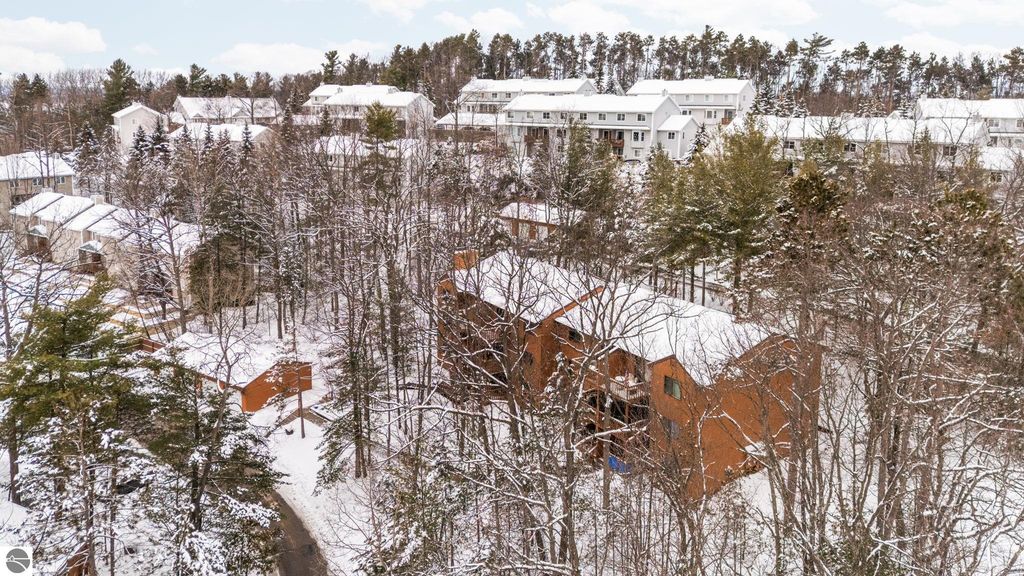 Image 27 of property listing at 3922 Sherwood Forest Drive, Traverse City, MI 49686