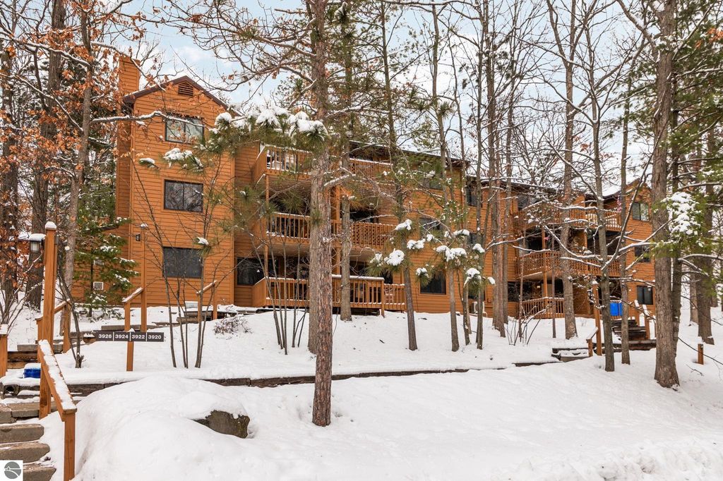 Image 3 of property listing at 3922 Sherwood Forest Drive, Traverse City, MI 49686