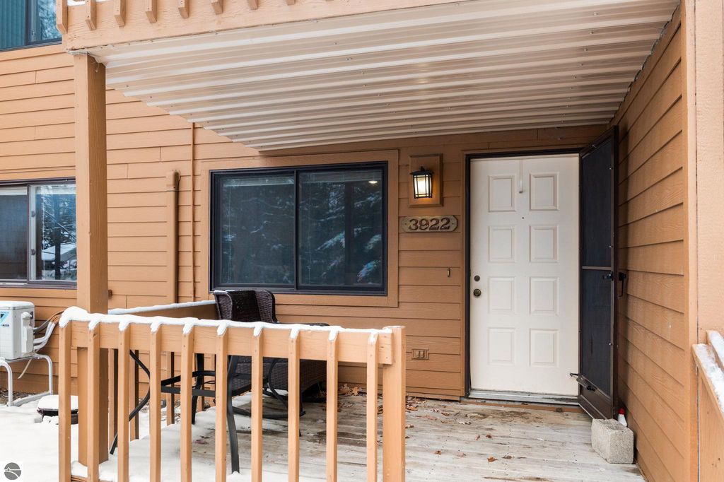 Image 4 of property listing at 3922 Sherwood Forest Drive, Traverse City, MI 49686