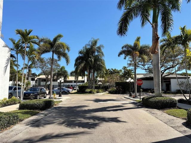3900 NE 18th Avenue 40h, Oakland Park, FL 33334