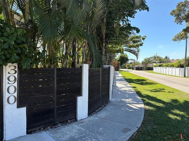 3900 NE 18th Avenue 40h, Oakland Park, FL 33334