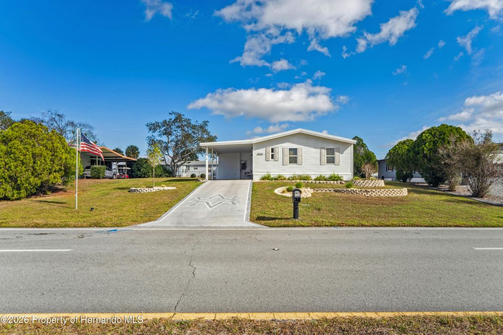 15712 Brookridge Boulevard, Brooksville, FL 34613