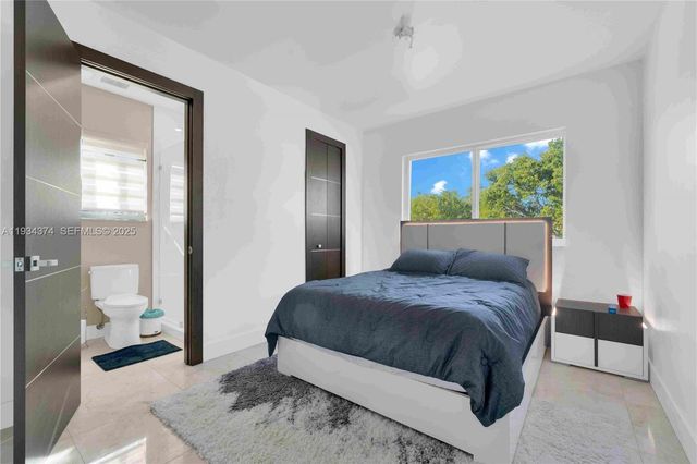 15721 NW 79th Ct, Miami Lakes, FL 33016