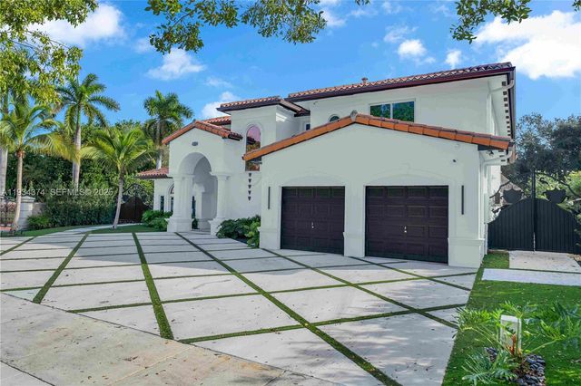 15721 NW 79th Ct, Miami Lakes, FL 33016