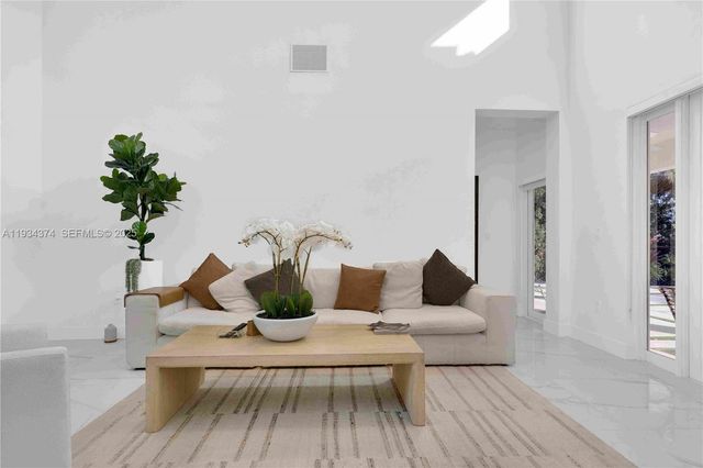 15721 NW 79th Ct, Miami Lakes, FL 33016