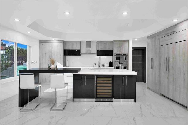 15721 NW 79th Ct, Miami Lakes, FL 33016