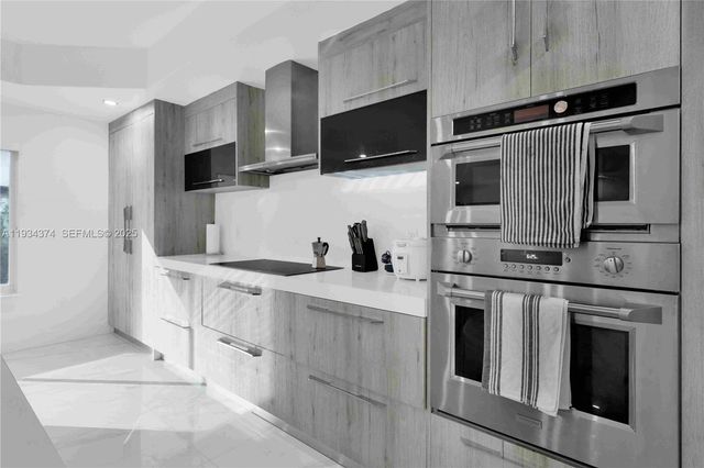 15721 NW 79th Ct, Miami Lakes, FL 33016