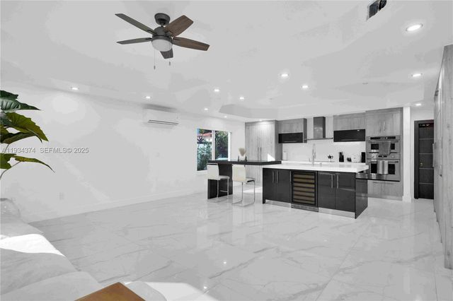 15721 NW 79th Ct, Miami Lakes, FL 33016