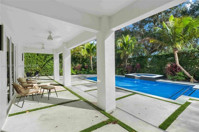 15721 NW 79th Ct, Miami Lakes, FL 33016