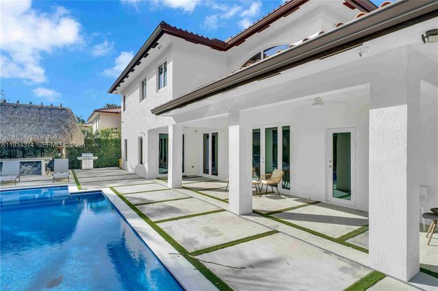 15721 NW 79th Ct, Miami Lakes, FL 33016