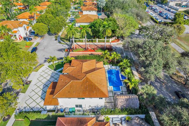 15721 NW 79th Ct, Miami Lakes, FL 33016