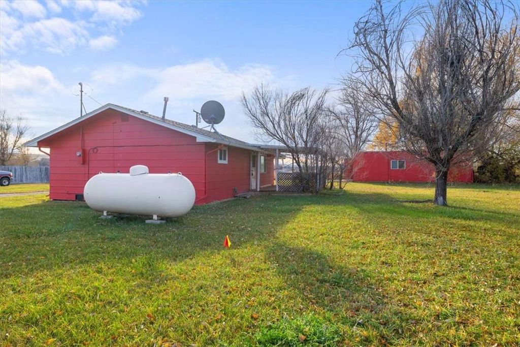 8 Broadway, Joliet, MT 59041