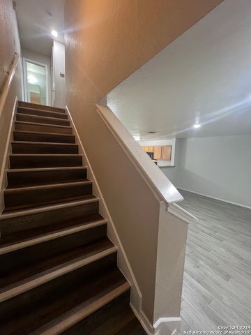 415 SHADBUSH ST, San Antonio, TX 78245