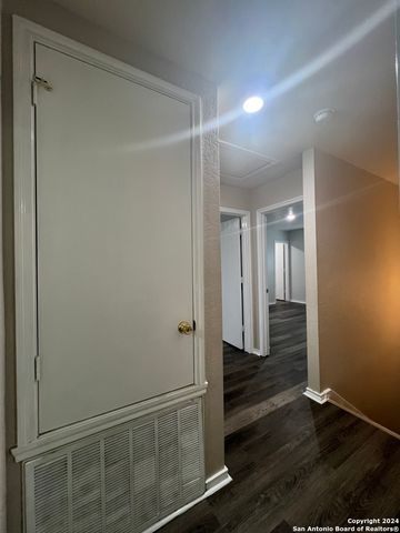 415 SHADBUSH ST, San Antonio, TX 78245