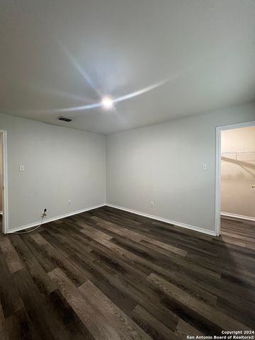 415 SHADBUSH ST, San Antonio, TX 78245