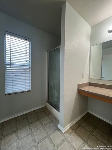 415 SHADBUSH ST, San Antonio, TX 78245