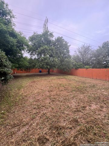 415 SHADBUSH ST, San Antonio, TX 78245