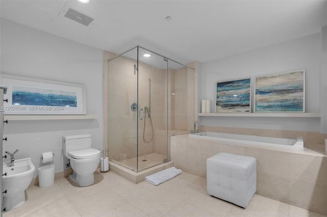 465 Brickell Ave 2703, Miami, FL 33131