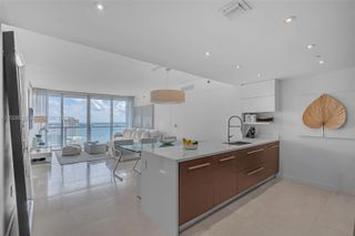 465 Brickell Ave 2703, Miami, FL 33131