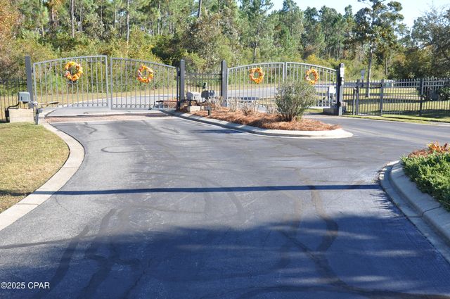 909 Anchor Court, Panama City, FL 32404