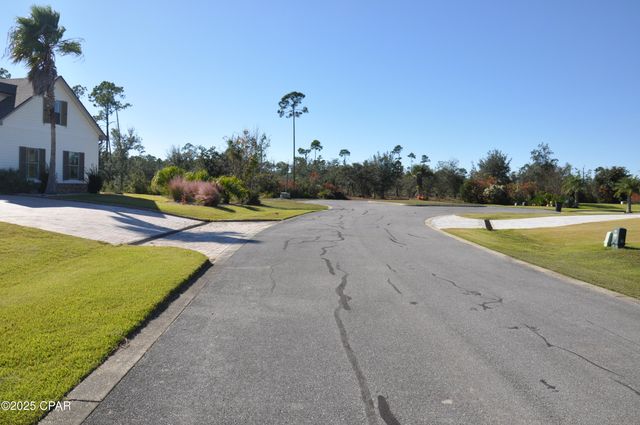 909 Anchor Court, Panama City, FL 32404