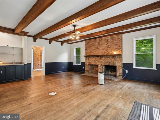 9935 HIGHLAND DR, Marshall, VA 20115