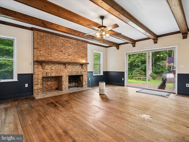 9935 HIGHLAND DR, Marshall, VA 20115