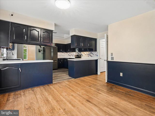 9935 HIGHLAND DR, Marshall, VA 20115