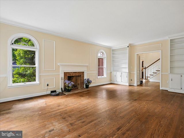 9935 HIGHLAND DR, Marshall, VA 20115