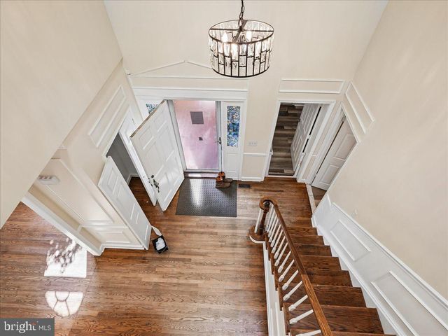 9935 HIGHLAND DR, Marshall, VA 20115