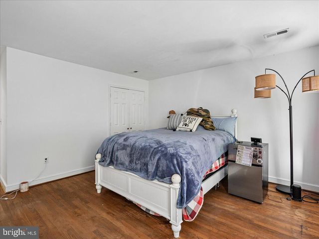 9935 HIGHLAND DR, Marshall, VA 20115