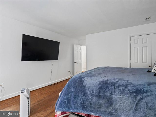 9935 HIGHLAND DR, Marshall, VA 20115