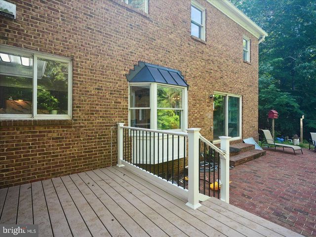 9935 HIGHLAND DR, Marshall, VA 20115