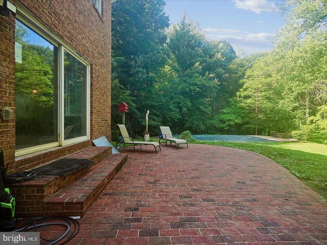9935 HIGHLAND DR, Marshall, VA 20115