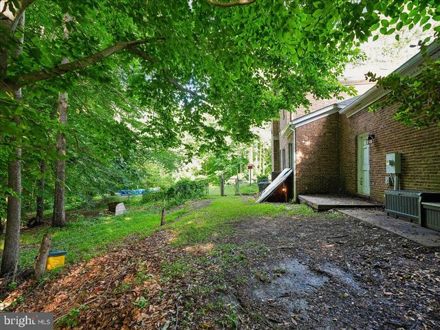9935 HIGHLAND DR, Marshall, VA 20115