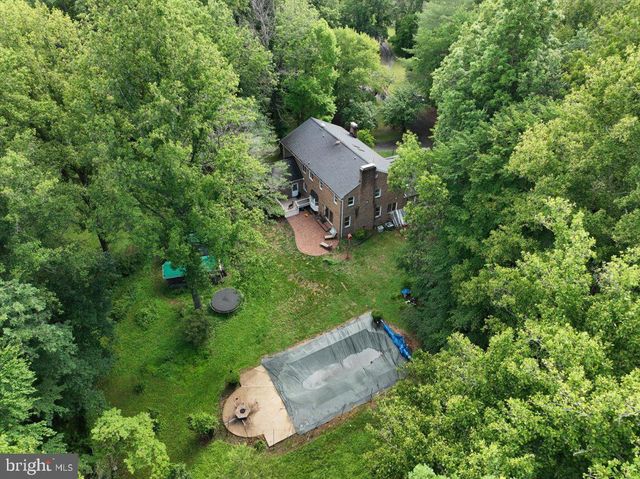 9935 HIGHLAND DR, Marshall, VA 20115