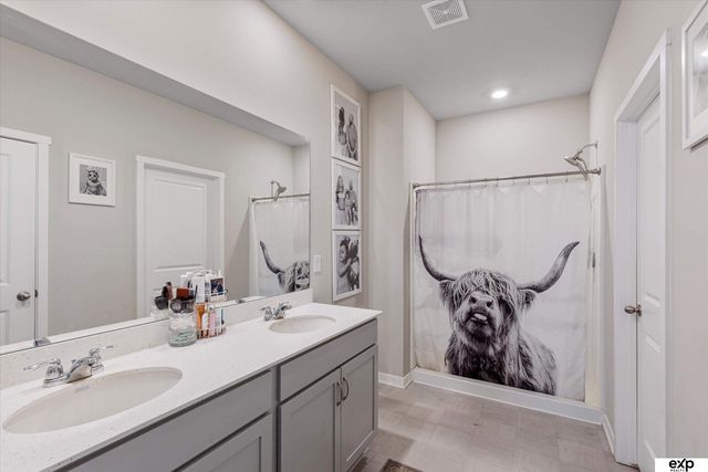 12109 S 204 Avenue, Gretna, NE 68028