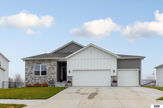 12109 S 204 Avenue, Gretna, NE 68028