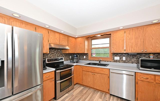 118 Mckenzie ROAD, Mukwonago, WI 53149