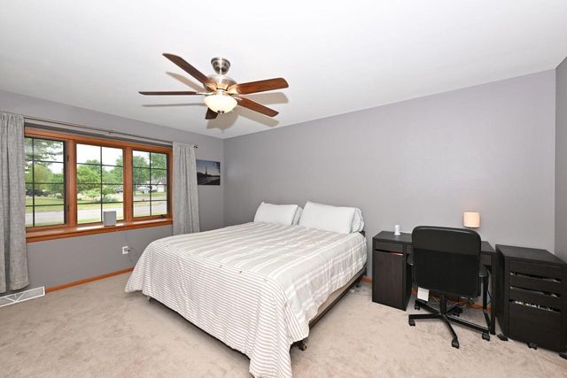 118 Mckenzie ROAD, Mukwonago, WI 53149