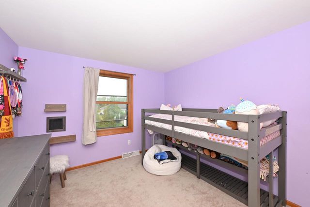 118 Mckenzie ROAD, Mukwonago, WI 53149