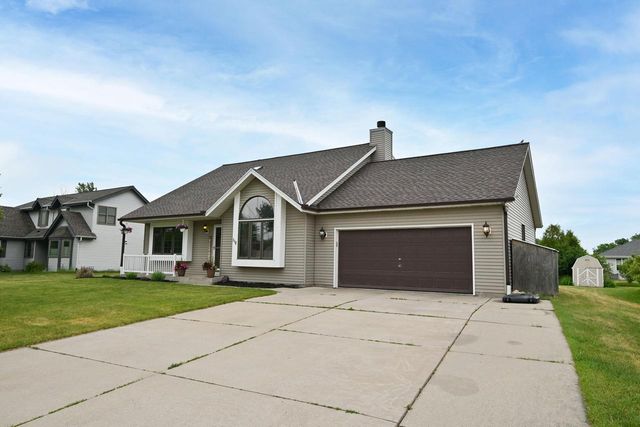 118 Mckenzie ROAD, Mukwonago, WI 53149