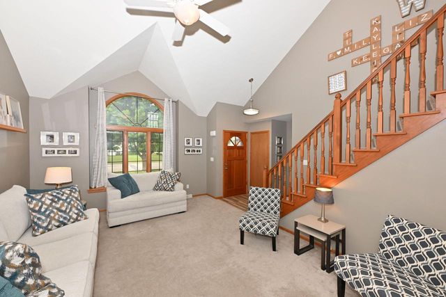 118 Mckenzie ROAD, Mukwonago, WI 53149