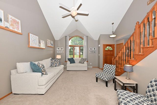 118 Mckenzie ROAD, Mukwonago, WI 53149