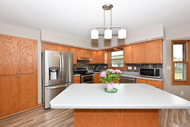 118 Mckenzie ROAD, Mukwonago, WI 53149