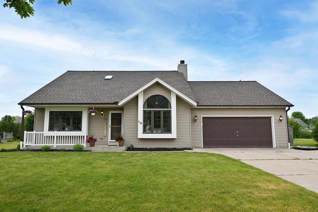 118 Mckenzie ROAD, Mukwonago, WI 53149