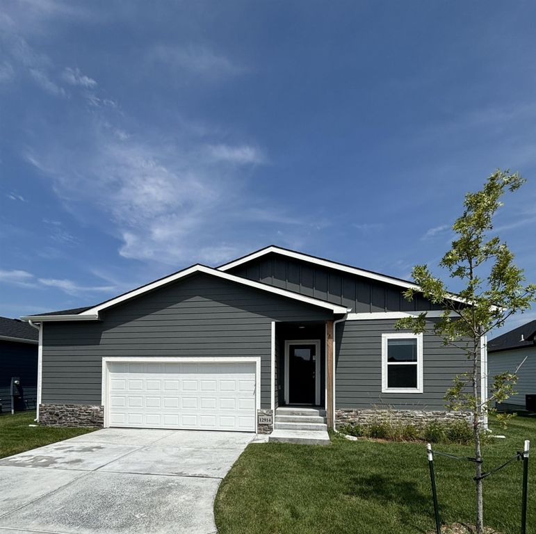 12914 E Equestrian St, Wichita, KS 67230