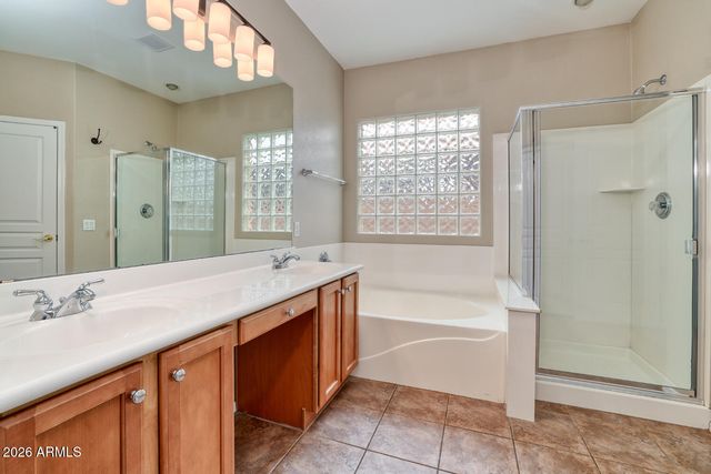 844 E INDIAN WELLS Place, Chandler, AZ 85249