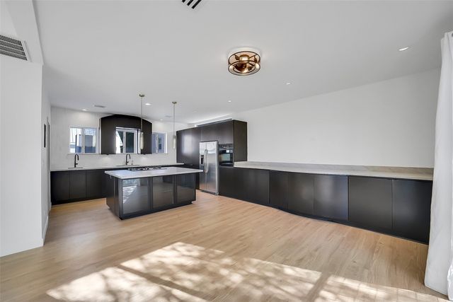 320 Detering Street, Houston, TX 77007